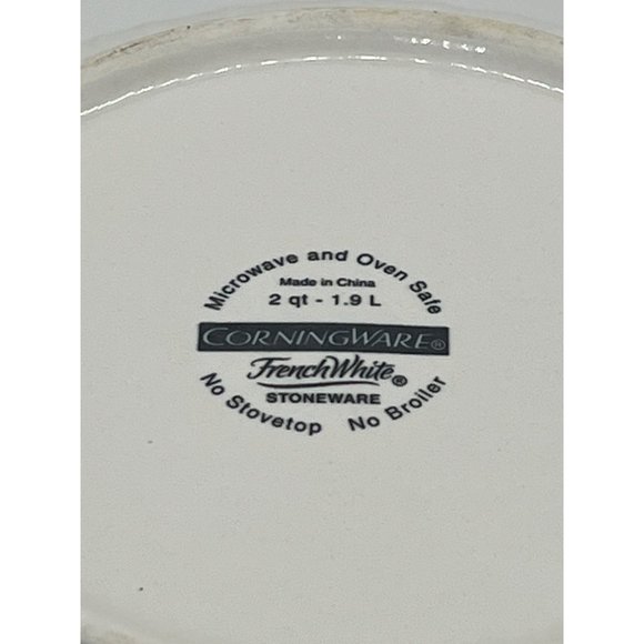Vtg. Corningware "French White" Stoneware Oval, Ribbed, Casserole w/Lid, 2Q - Picture 4 of 4